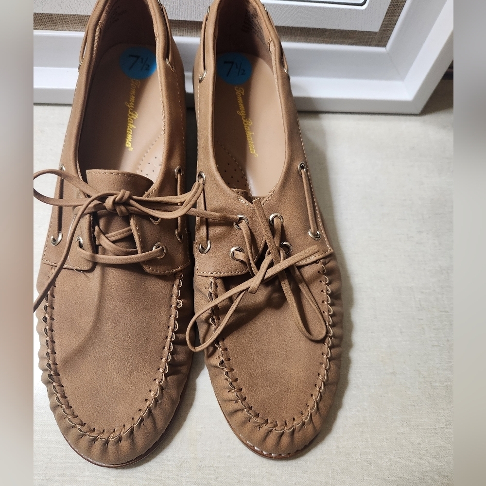 Tommy Bahama Tan Leather Women's Loafers w/Wooden Heel, Size 7.5, NWOT